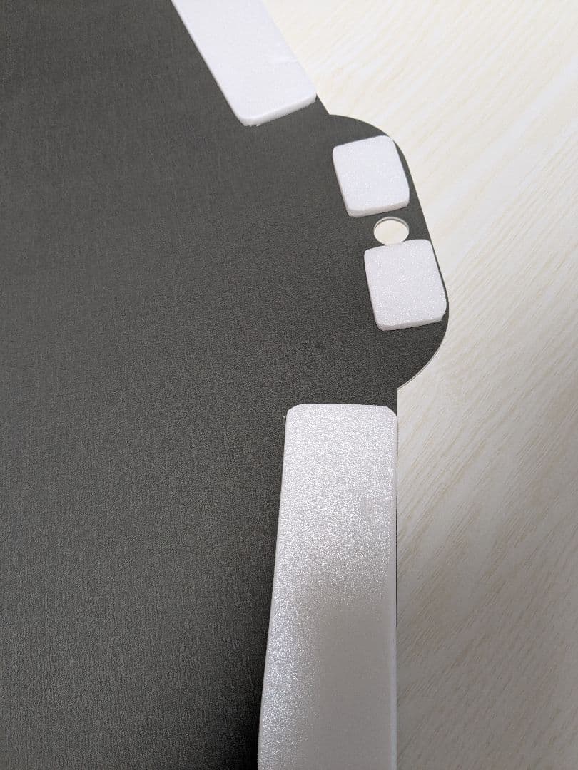 ユニフォーム額 額縁のタカハシ製 (室内紫外線カット×シルバー×背景:白木目)