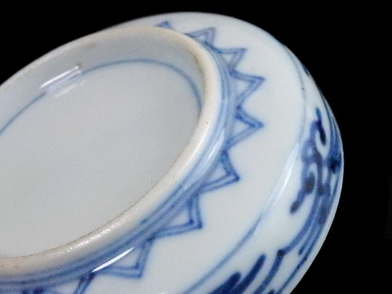 大聖寺伊万里　金襴手　毘沙門亀甲紋に花の図　豆皿　D497AS-CTf