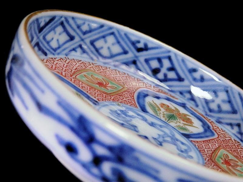 大聖寺伊万里　金襴手　毘沙門亀甲紋に花の図　豆皿　D497AS-CTf