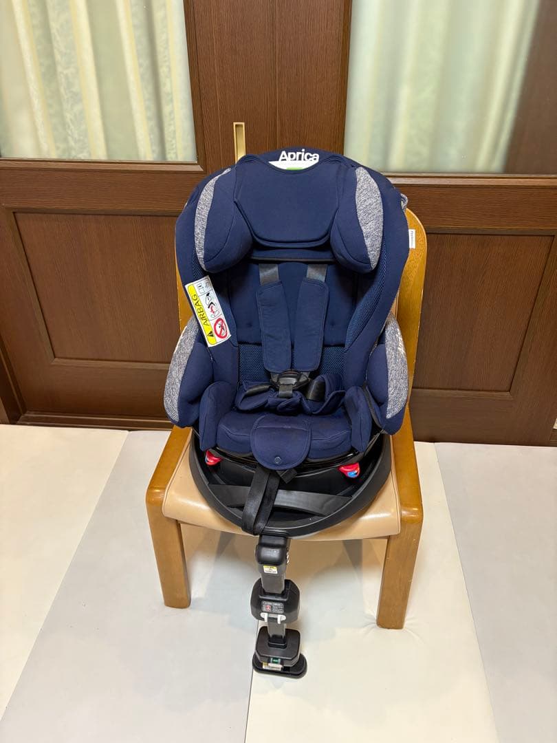 アップリカ フラディア グロウ AC ネイビーオーシャン シートベルト固定式