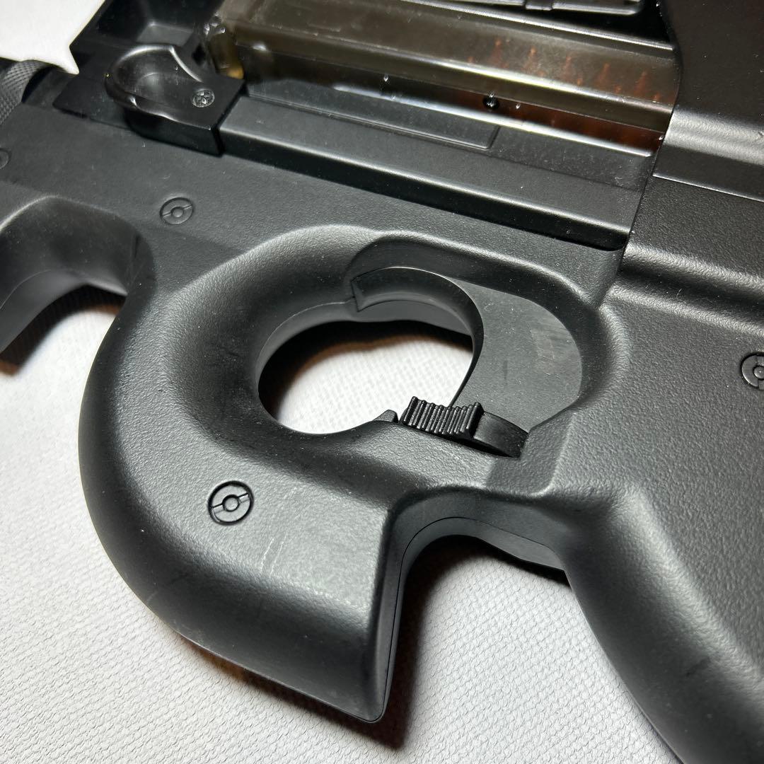 [S&T] P90TR BK 電動ガン スタンド付き。