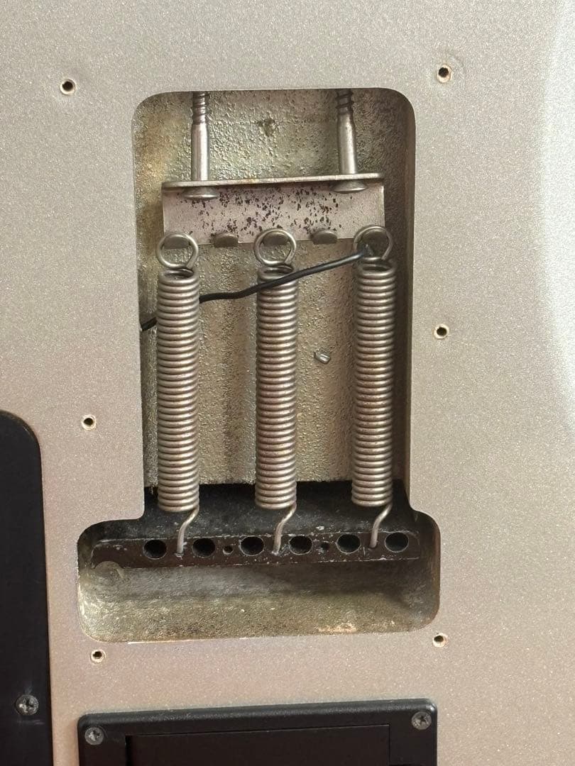 FERNANDES SG-65 エレキギター シルバー ハードケース付き