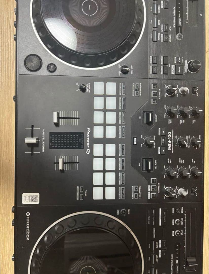 Pioneer DDJ-REV5 DJコントローラー