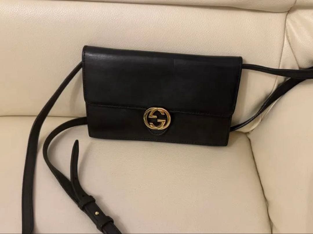 Gucci レザー ショルダーバッグ