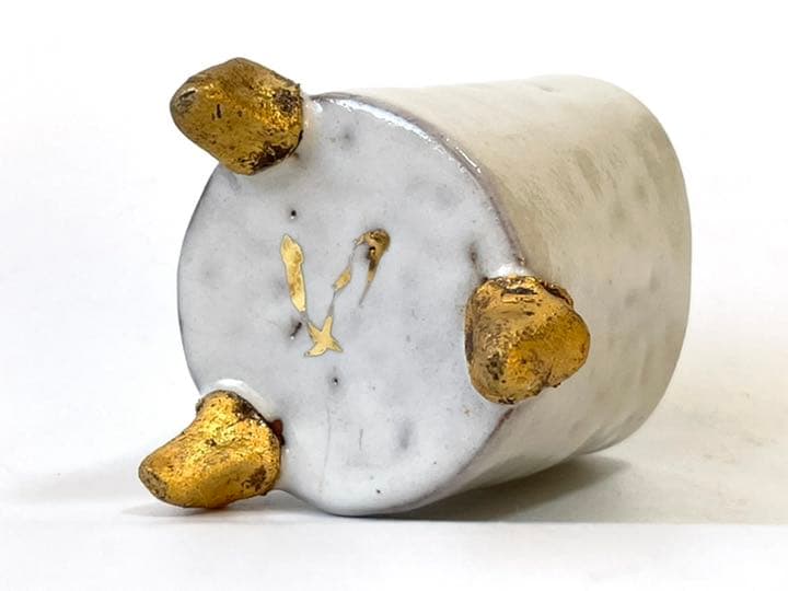 作家物　三輪和彦　萩焼　三つ足盃　筒盃　筒杯　ぐい呑　三輪休雪