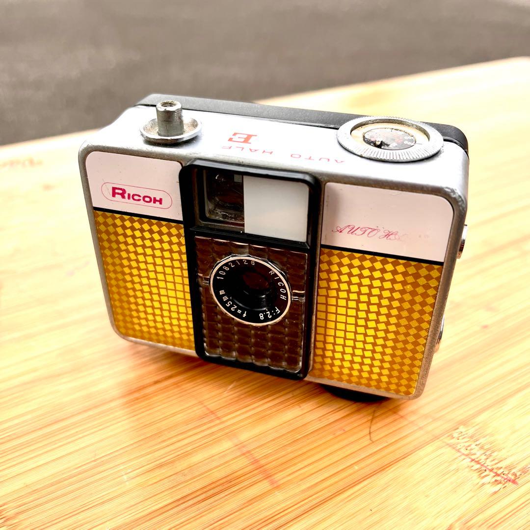 Ricoh Auto Half コンパクトフィルムカメラ　イエロー