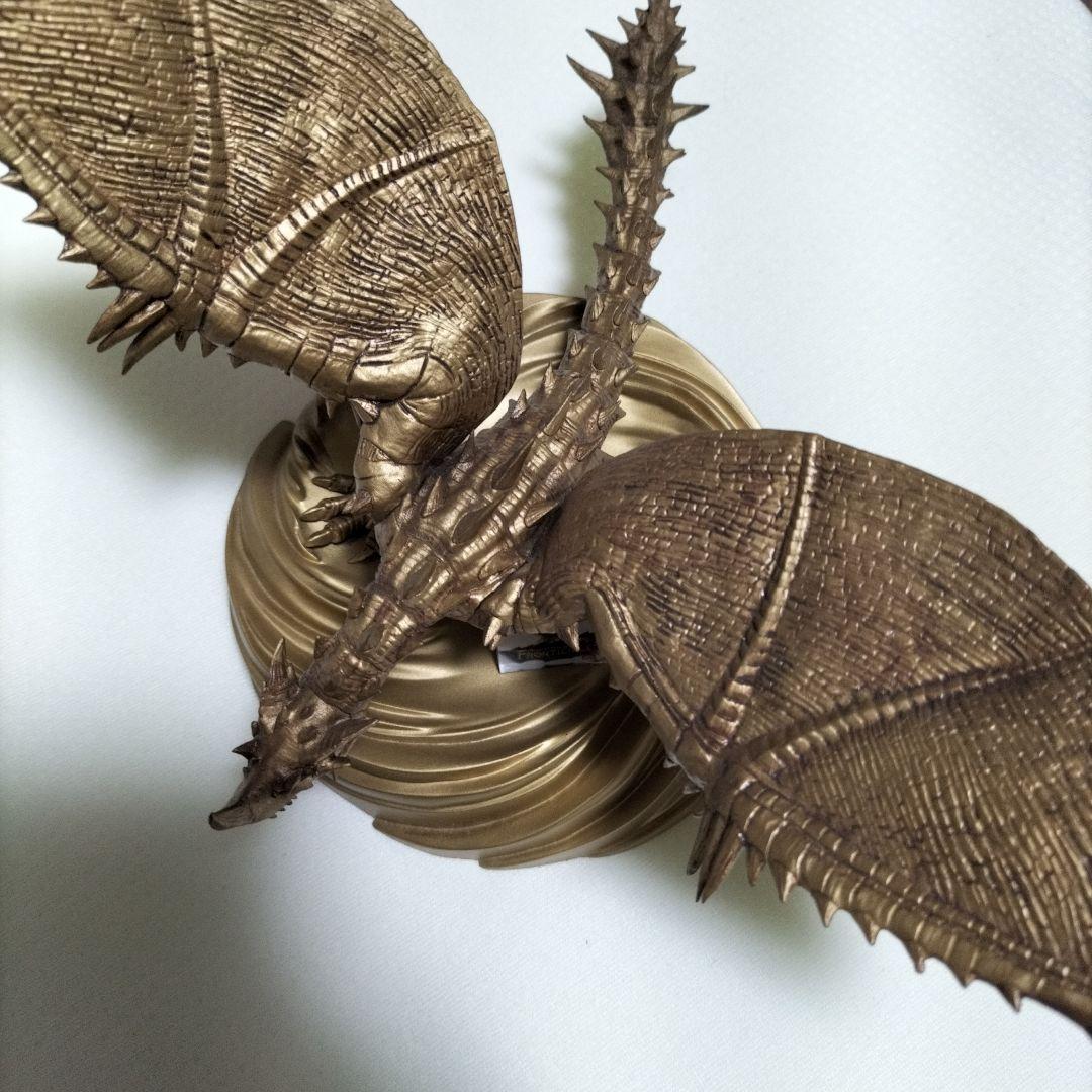 エスピナス亜種 フィギュア　金色のエスピナス　フィギュアプレゼントキャンペーン