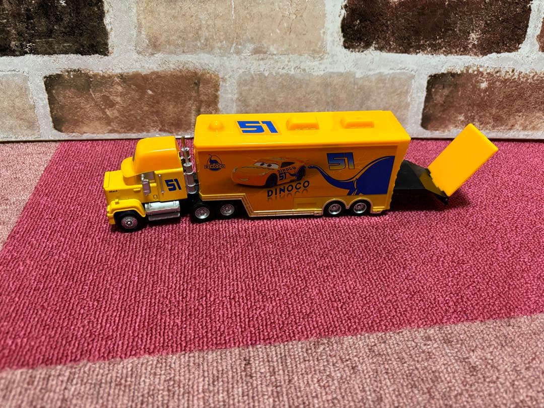 【新品】　カーズ　マックトラック トレーラー 7台セット　限定出品