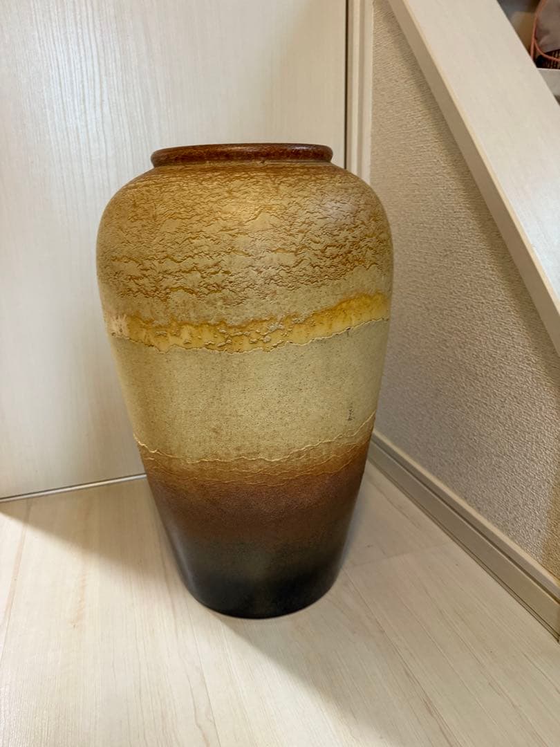 引き取り限定！ 陶器の花瓶 ベージュ・ブラウン・黒