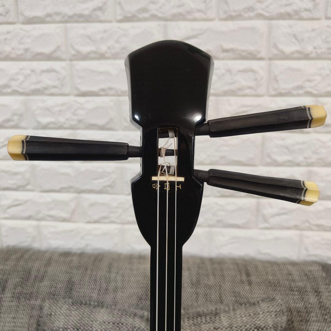 沖縄三線 本蛇革 沖縄音楽館 爪・ケース付き 黒金