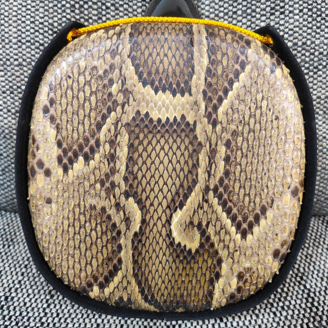 沖縄三線 本蛇革 沖縄音楽館 爪・ケース付き 黒金