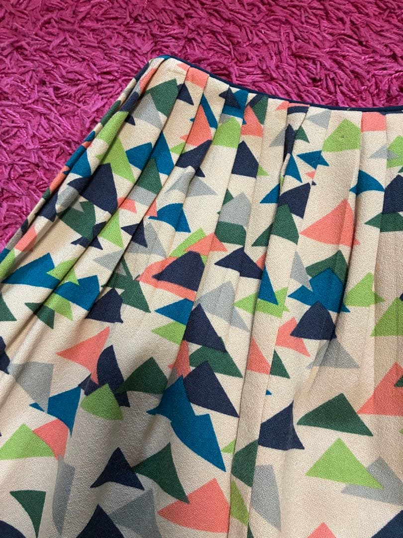 mina❗️幾何学模様 フレアスカート‼️