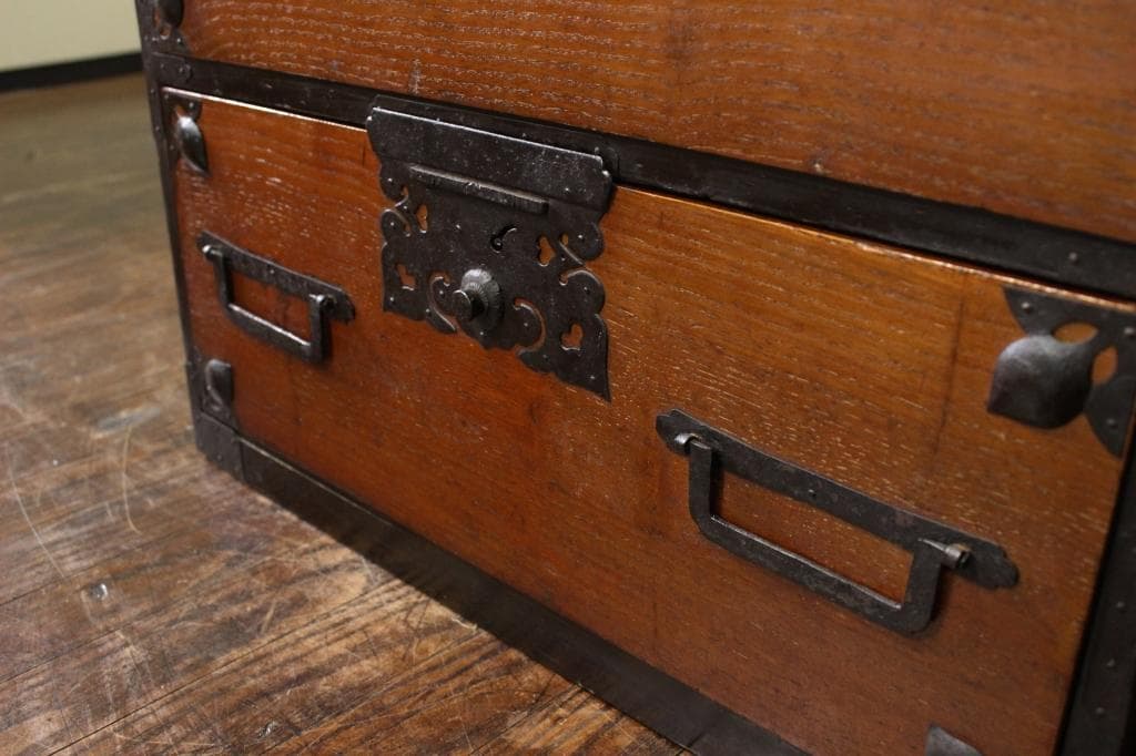 栗の木 使いこまれた風合いが良い時代箪笥 収納/古家具/明治/チェスト/和家具