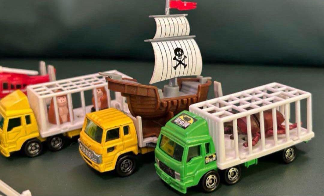 トミカ ゆかいなトレーラーセットなど 9台セット