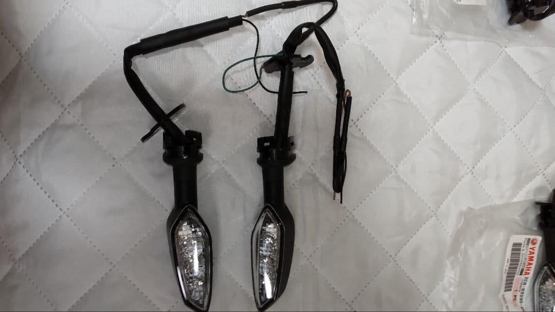 YZF-R1・R6用 新品純正ウインカー