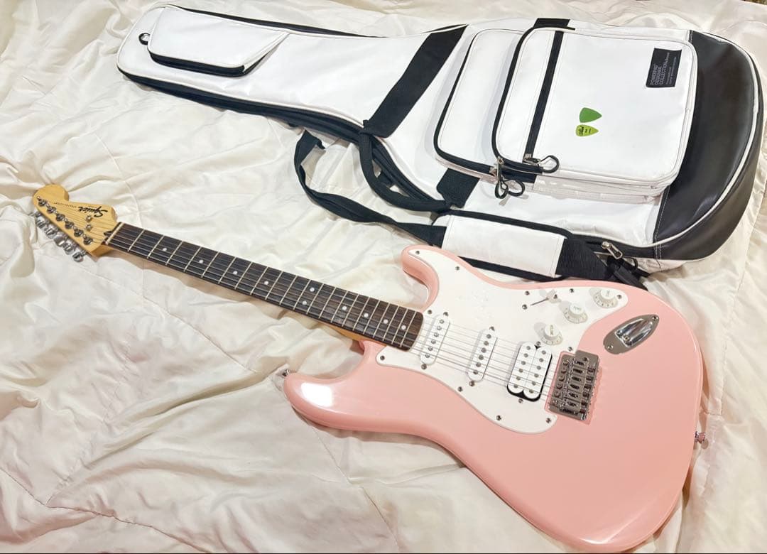 ピンク ストラトキャスター ギターケース ピック付き
