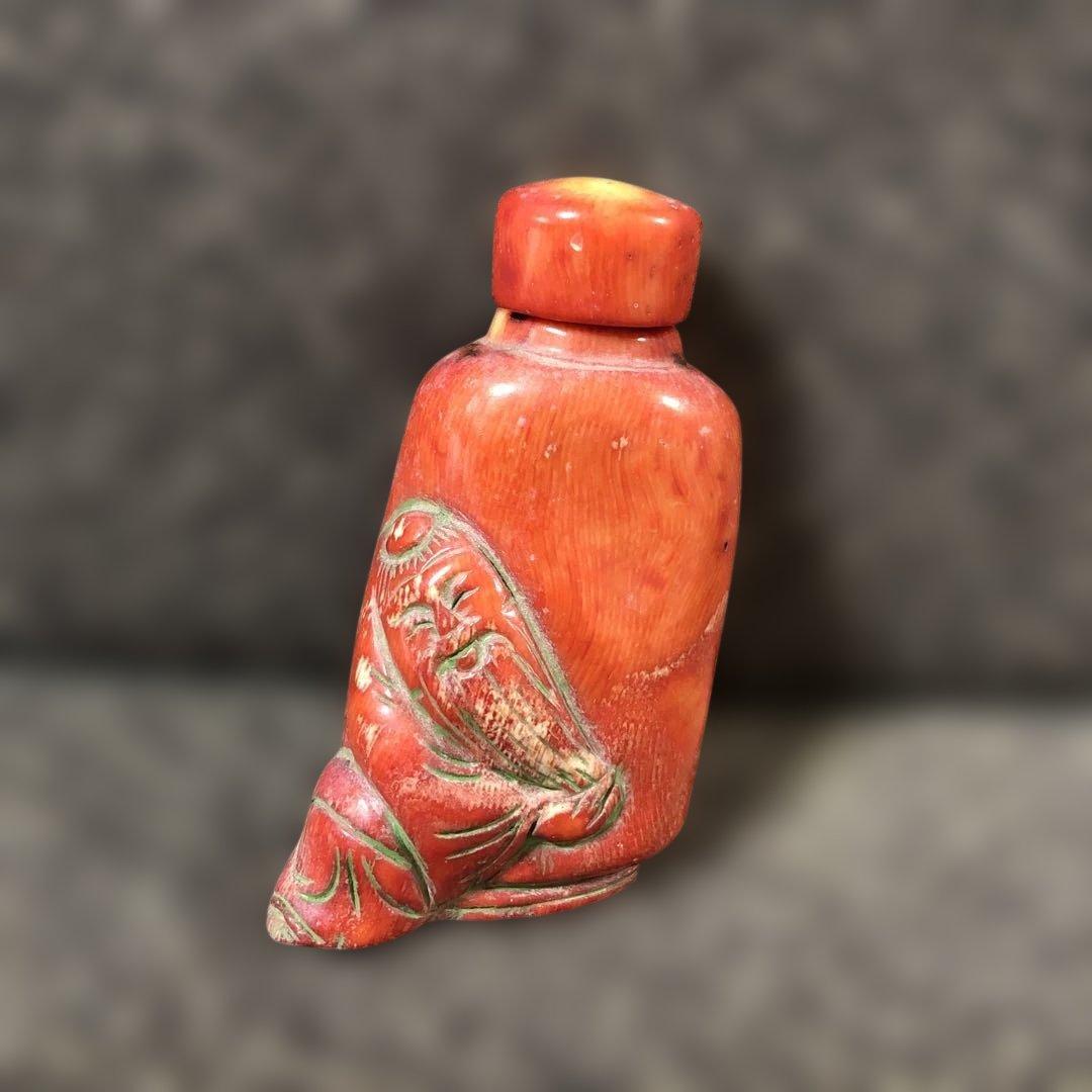 鼻煙壷　赤珊瑚