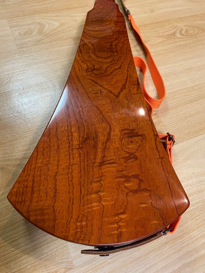 【新品未使用】 希少レア FLuffy ペイントトラベルギター ケース付