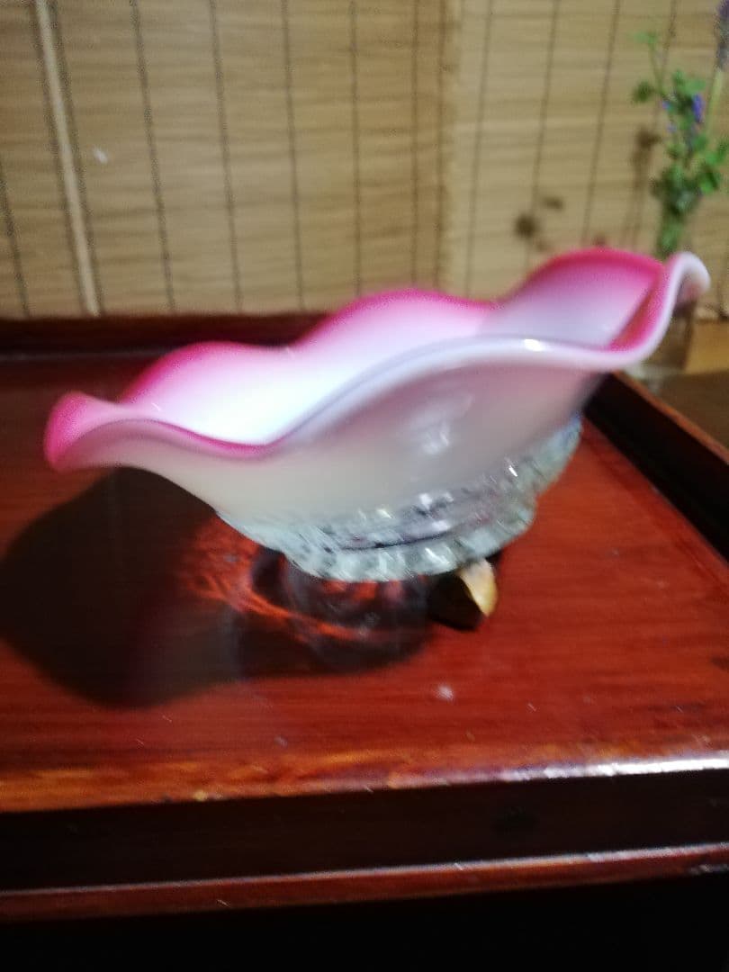 明治～大正時代の乳白色とピンク色の氷皿