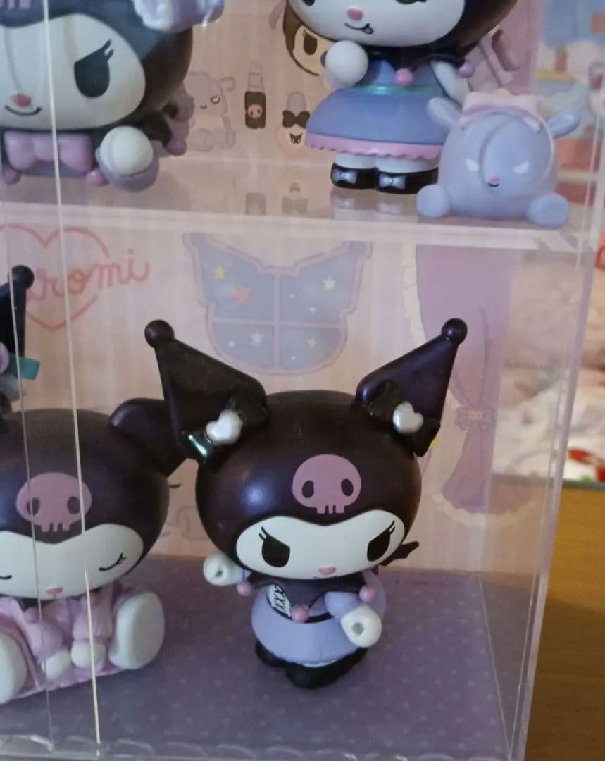 赤字覚悟サンリオ海外フィギアクロミ6個バグ2対クロミ飾り棚付き
