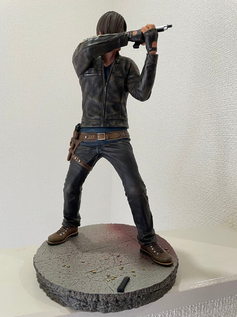 BIOHAZARD レオンSケネディ　フィギュア