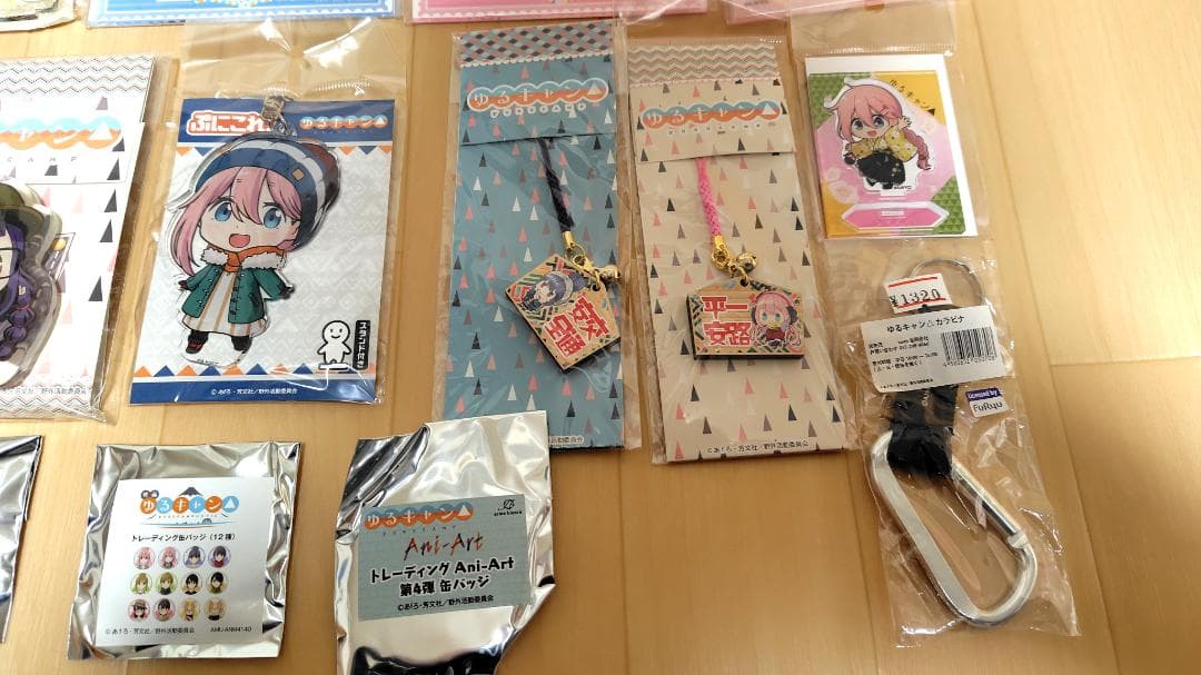 ②お買い得！【ゆるキャン△】アクリルスタンド　キーホルダー　缶バッジ等多数まとめ
