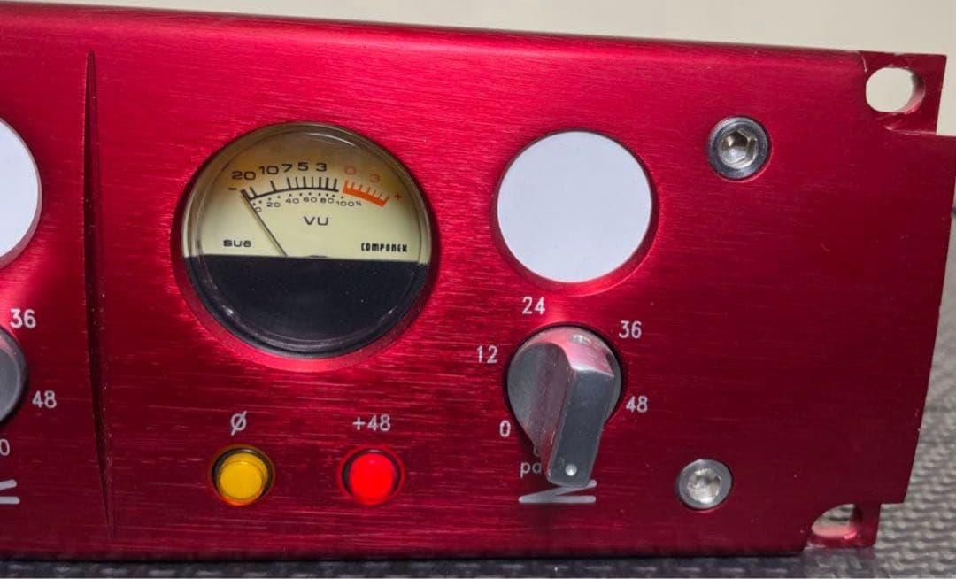 Focusrite Quad Mic-pre レッド