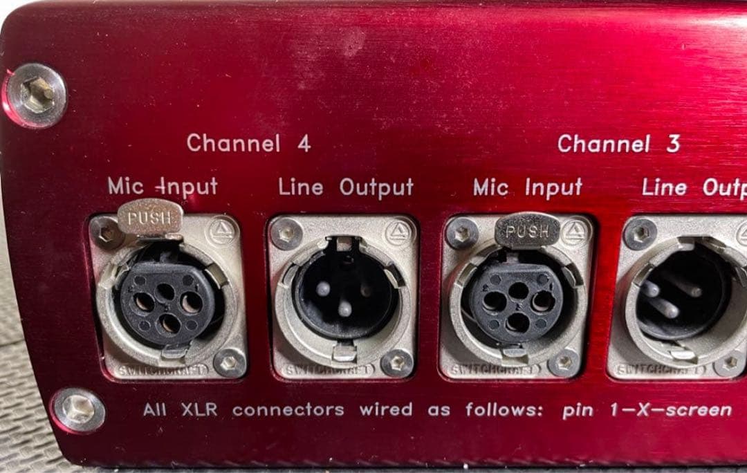 Focusrite Quad Mic-pre レッド