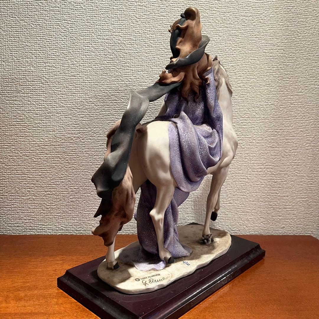 ジョゼッペアルマーニ　騎乗する女性　馬　白馬　陶器　人形　置物　イタリア製