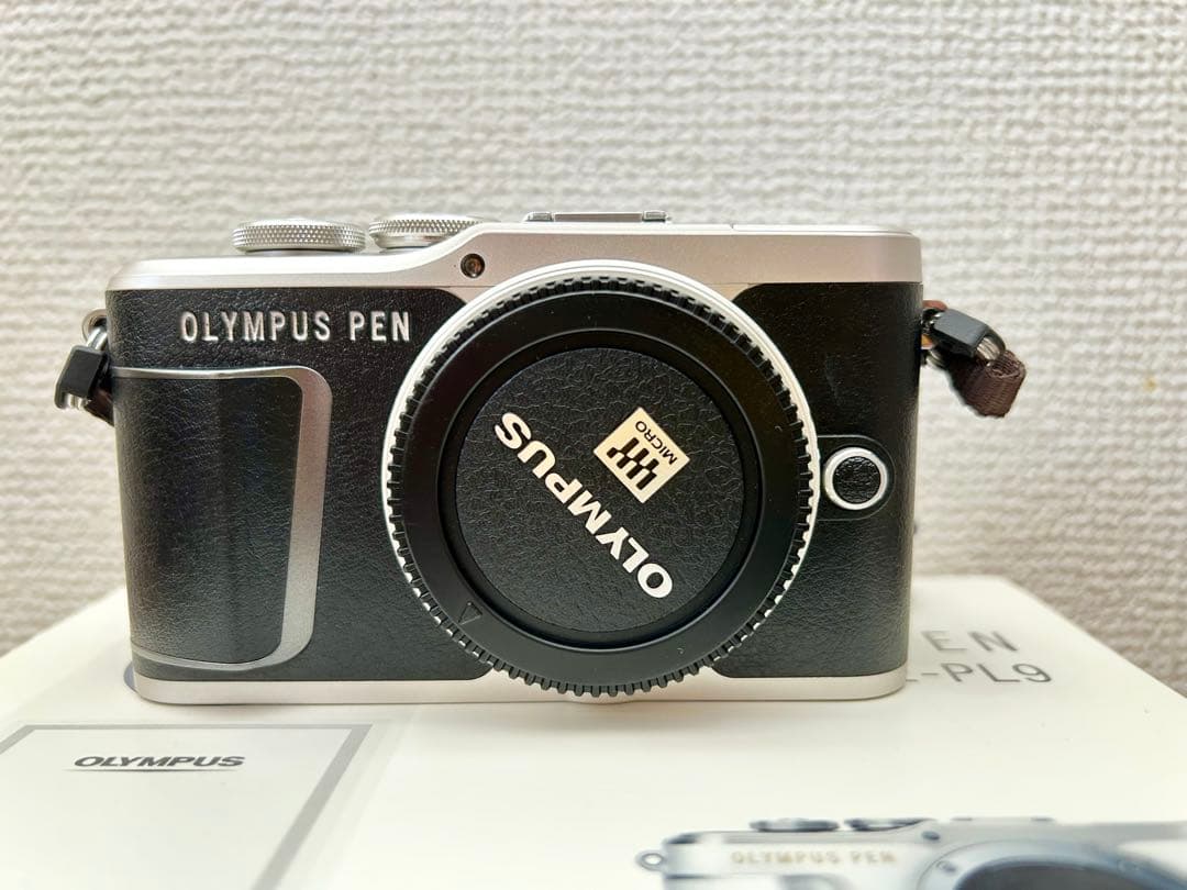✨最終値下げ✨OLYMPUS PEN E-PL9 シルバー 本体と付属品