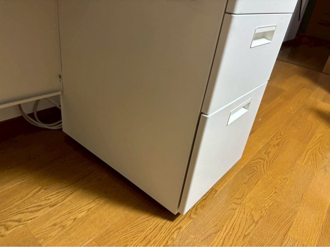 定価25,000円ホワイトシンプルデスク 4つの引き出し付き