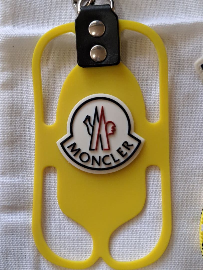 MONCLER スマートフォンホルダー 新品 未使用