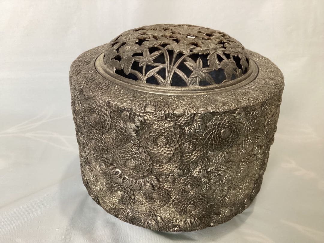 香炉 菊華 花紋様彫刻 銅香炉 佐野 宏采造　高岡銅器　金属工芸品