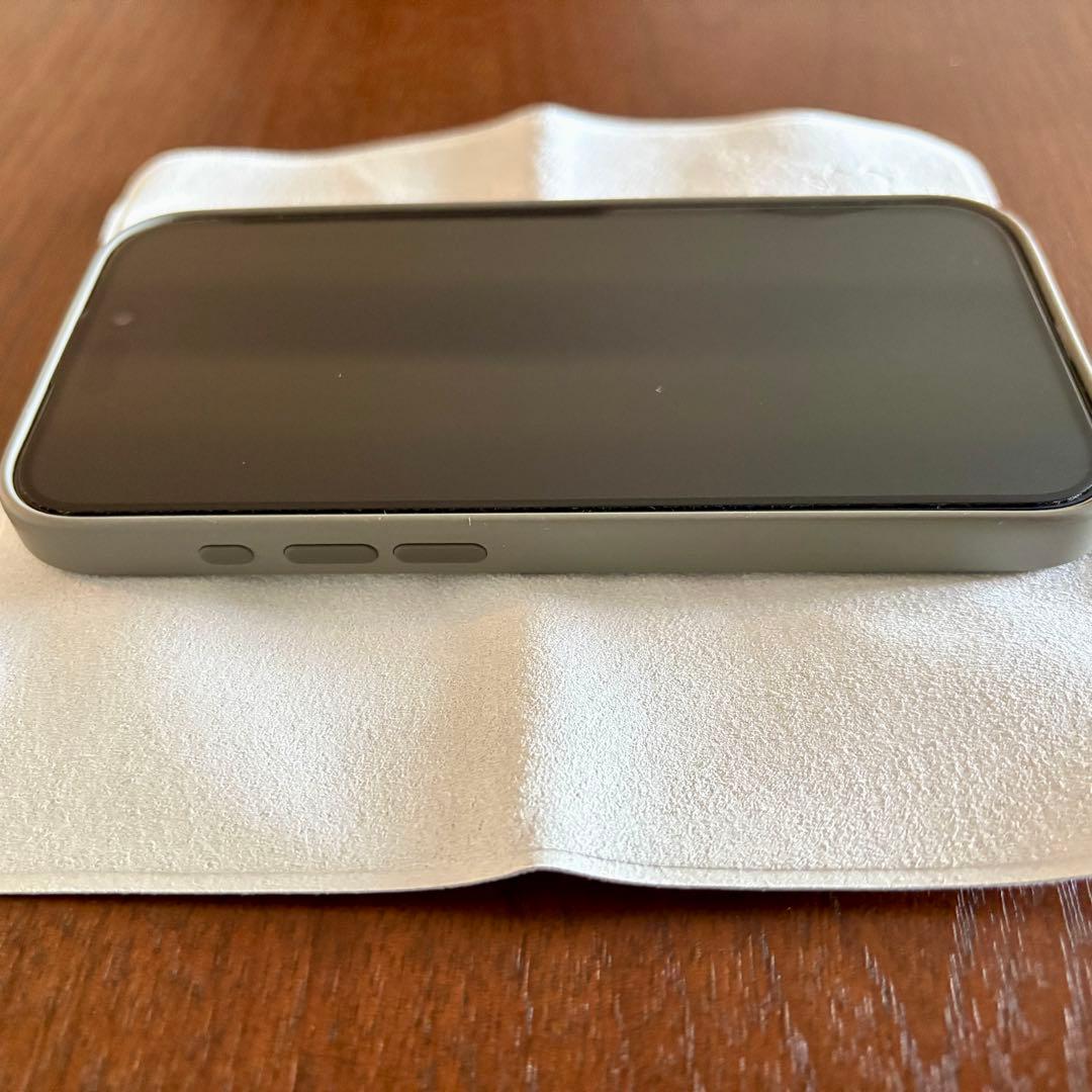 iPhone 15 Pro 256GB - ナチュラルチタニウム（SIMフリー）