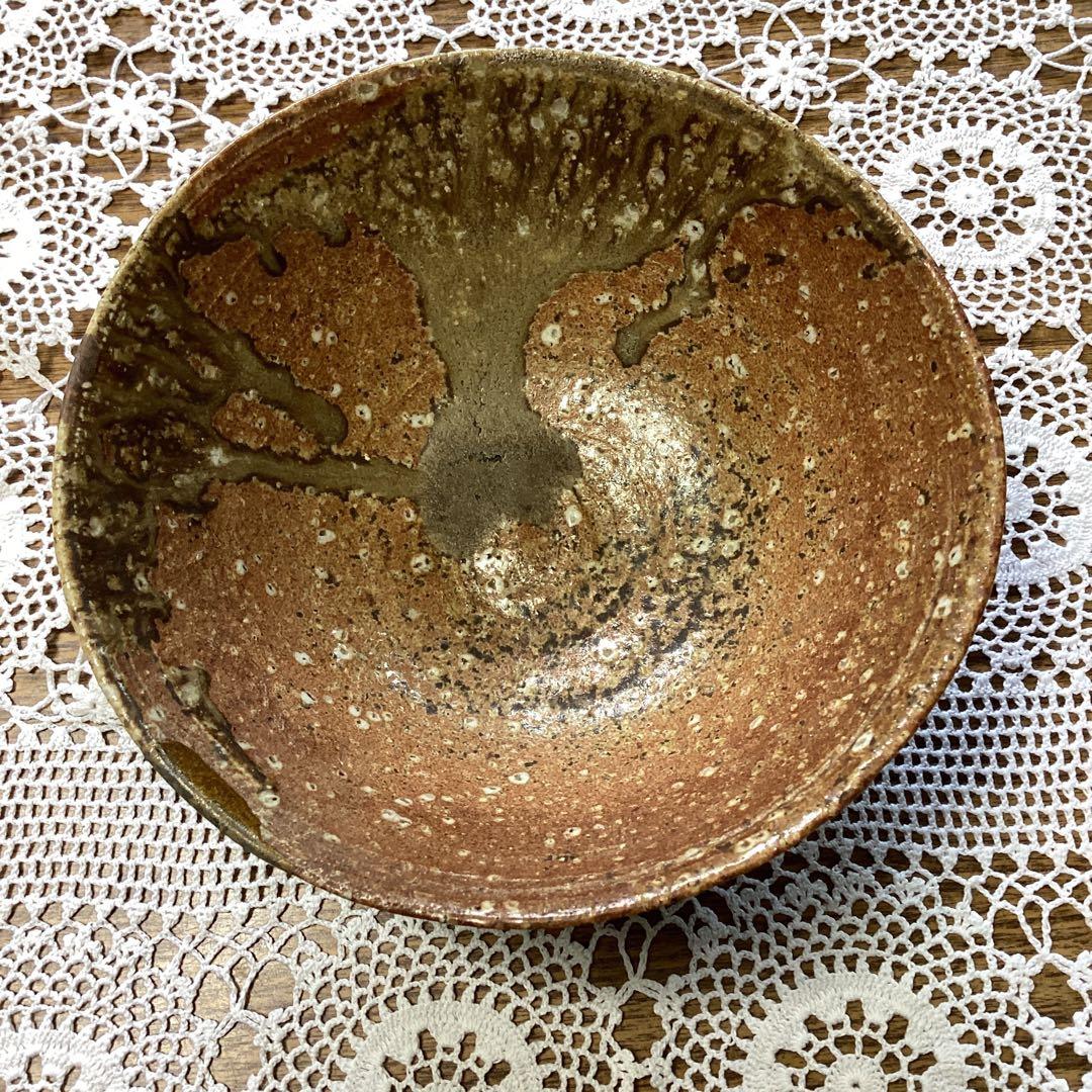 k15 古い伊羅保　陶器の深い茶碗　鉢　茶色と灰色　茶道