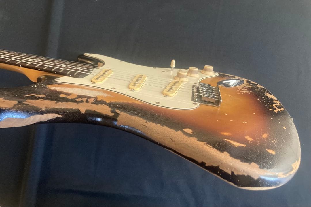 早い者勝ち　#13ストラトキャスタータイプ　ニトロセルロースラッカー塗装