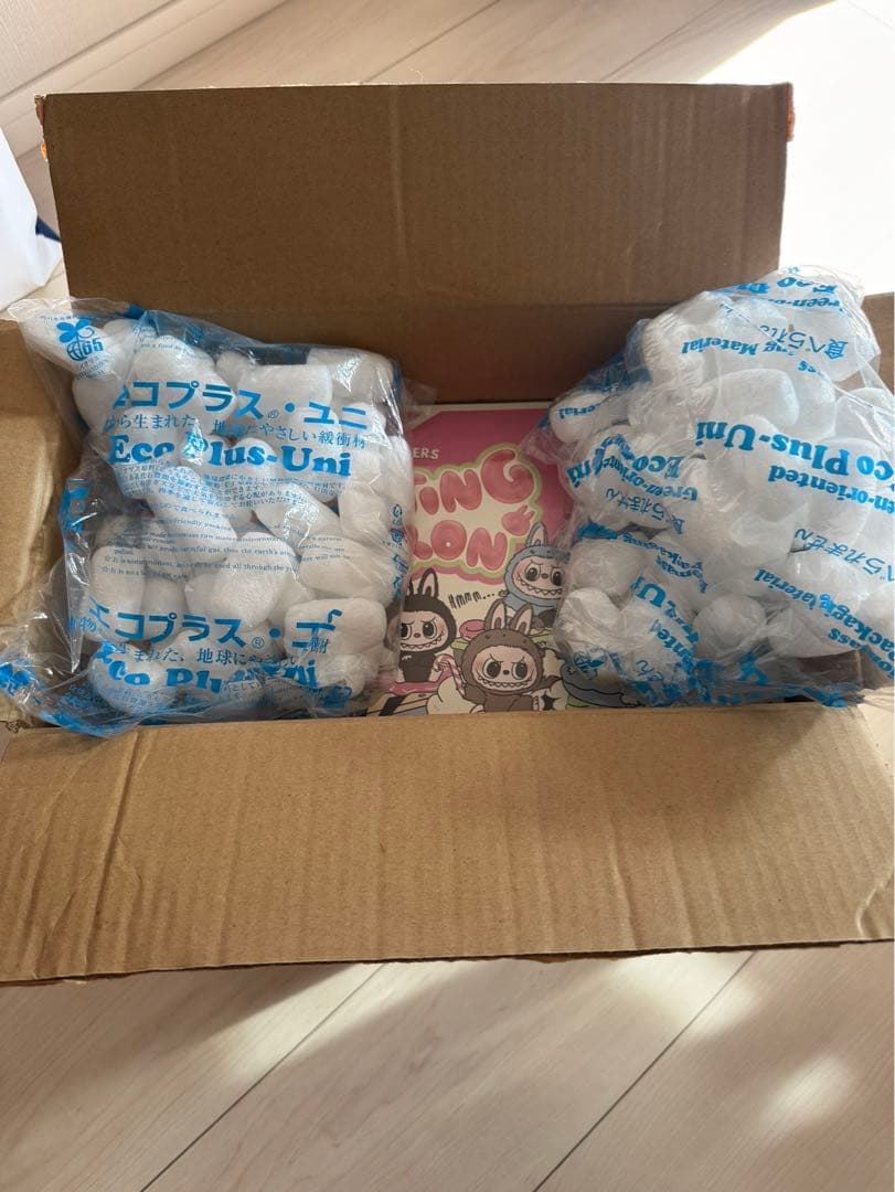 ポップマート　エキサイティングマカロン　ラブブ　popmart