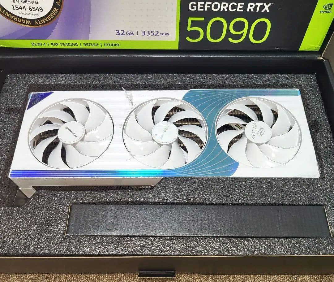 RTX 5090 ジャンク品 Manli STELLAR 基板付き