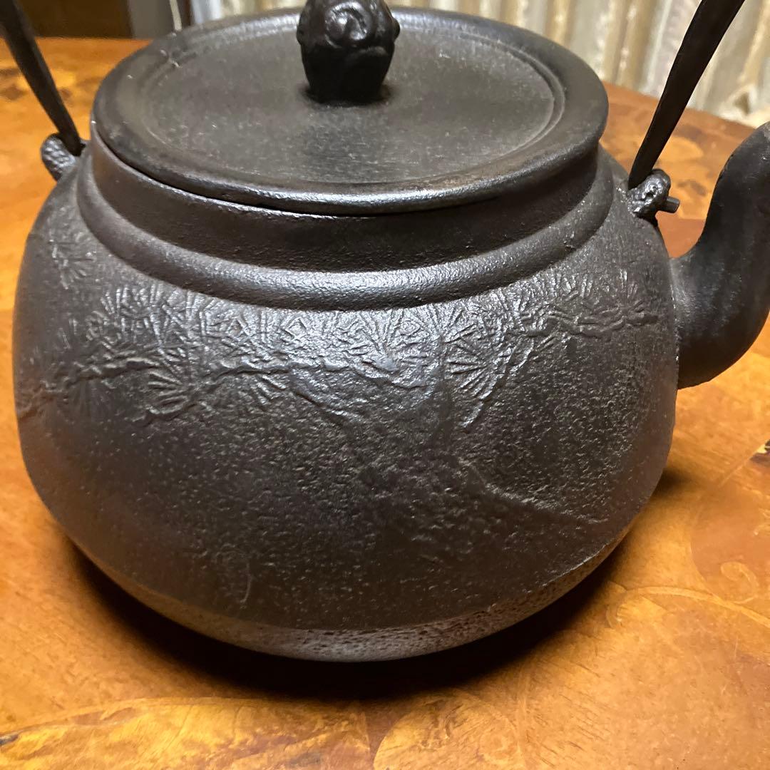 【大型】鉄瓶　南部鉄器　鶴と松　美術品　4ℓ アンティーク　美術品