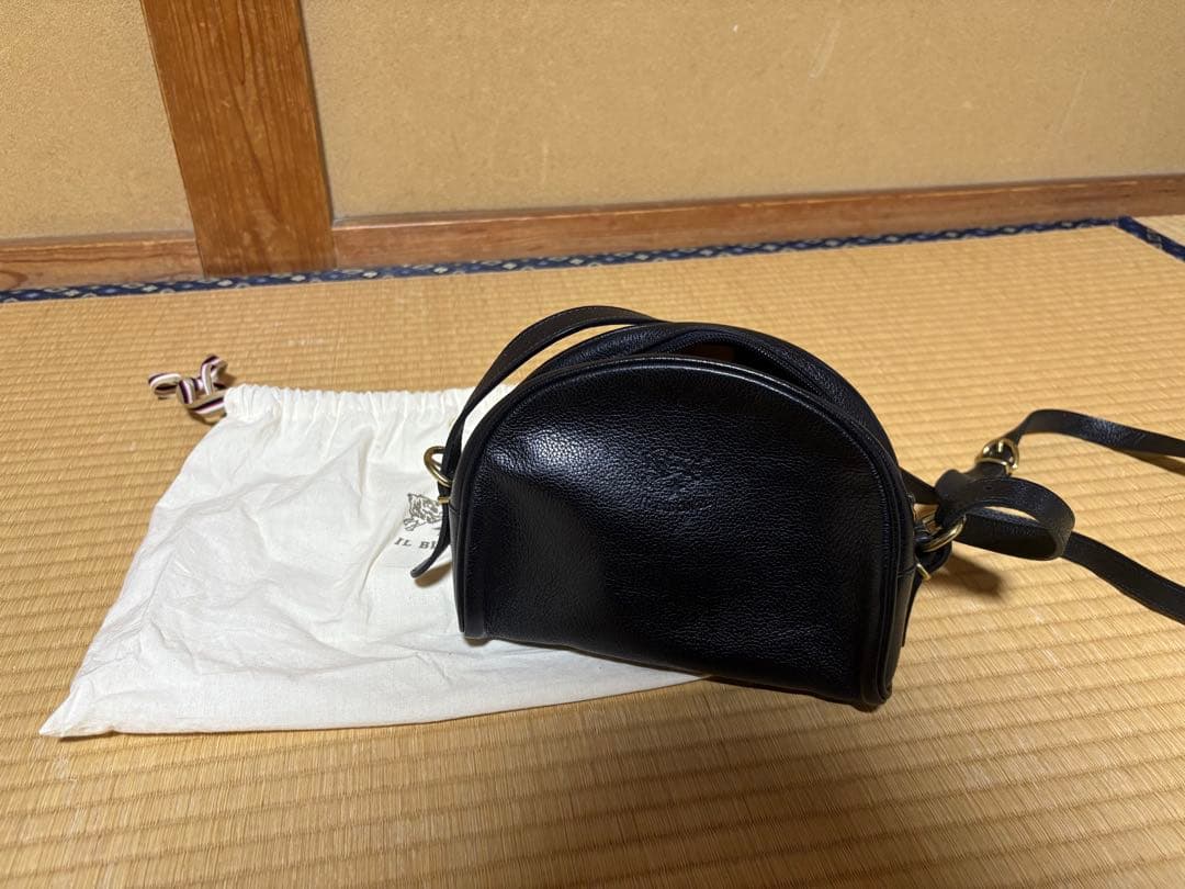 ブラック 半月型ショルダーバッグ 保存袋付き　イルビゾンテ