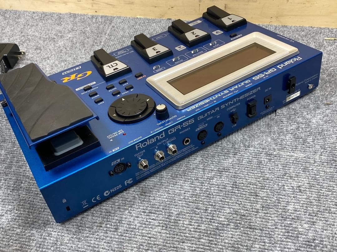 1026 Roland GR-55 ギターシンセサイザー