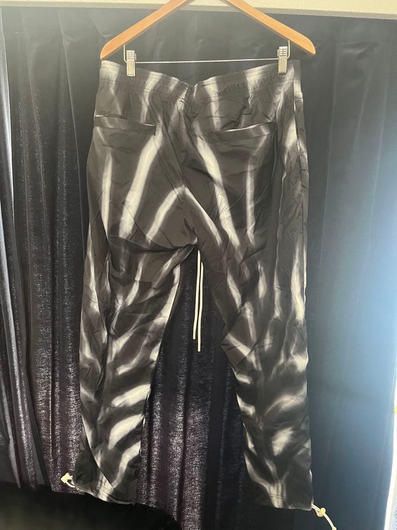 NIKE Fear of God コラボ サルエルパンツ 黒と白 ストライプ