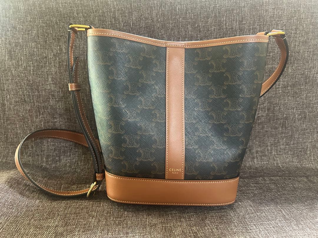 CELINE スモール バケット トリオンフ　キャンバス＆カーフスキン　タン