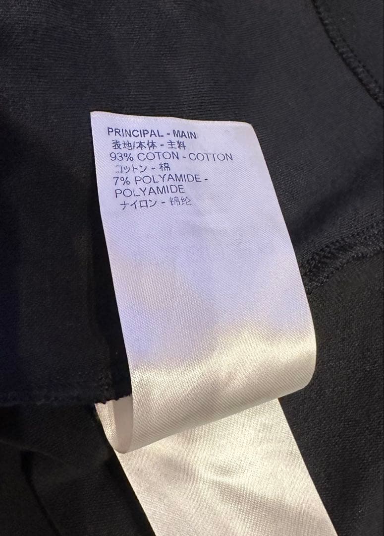 Louis Vuitton パッチ付き黒Tシャツ