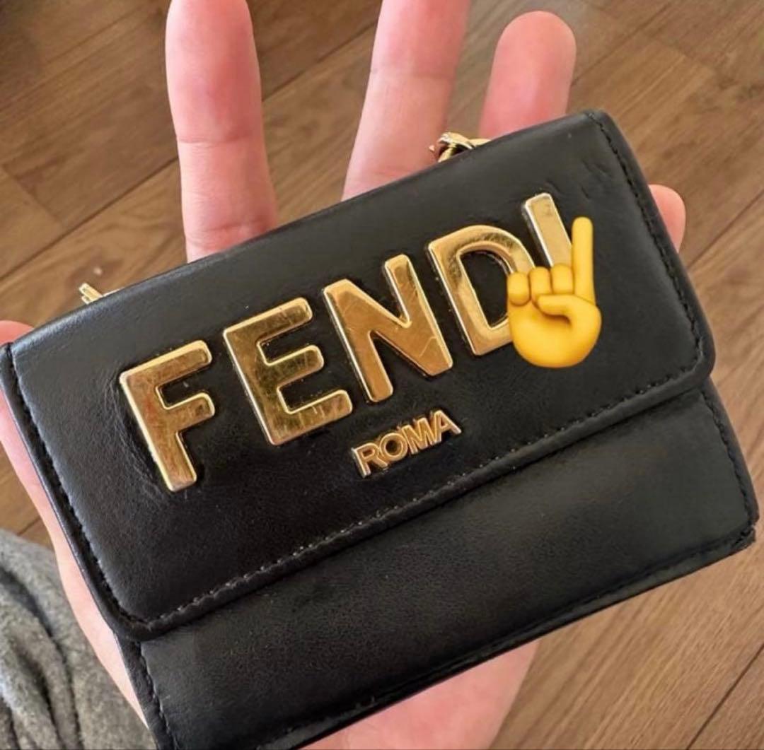 FENDI チェーンウォレット