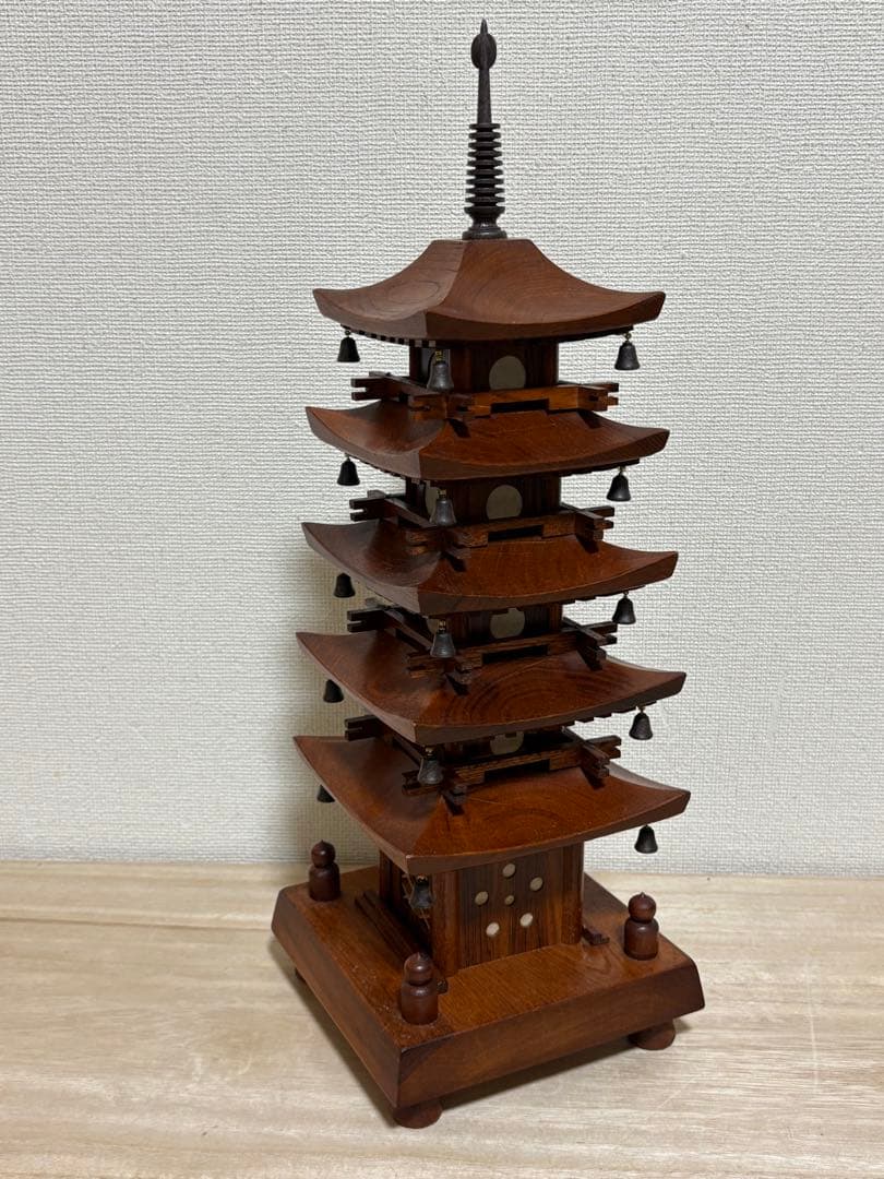 井波彫刻 越中井波 木製 五重塔 置物 鈴付き 木彫り