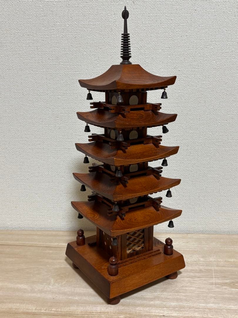 井波彫刻 越中井波 木製 五重塔 置物 鈴付き 木彫り