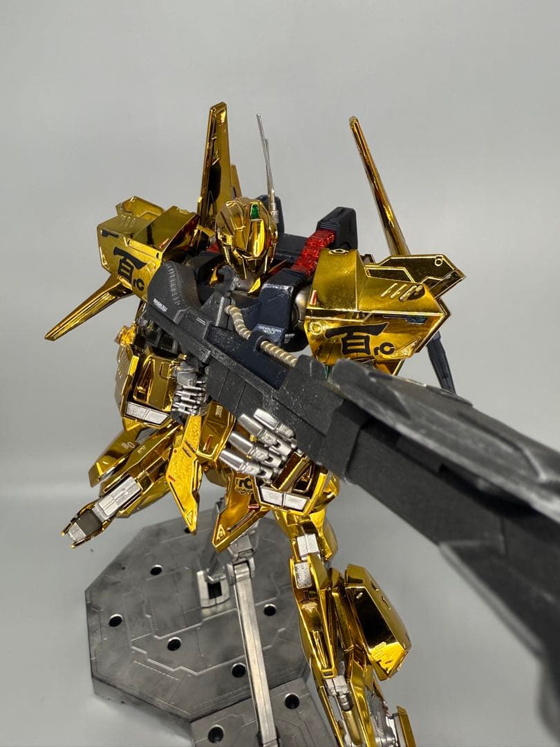 ガンプラMG 1/100 百式ライズカイン 完成品 ゴールドメッキ×マット仕上げ