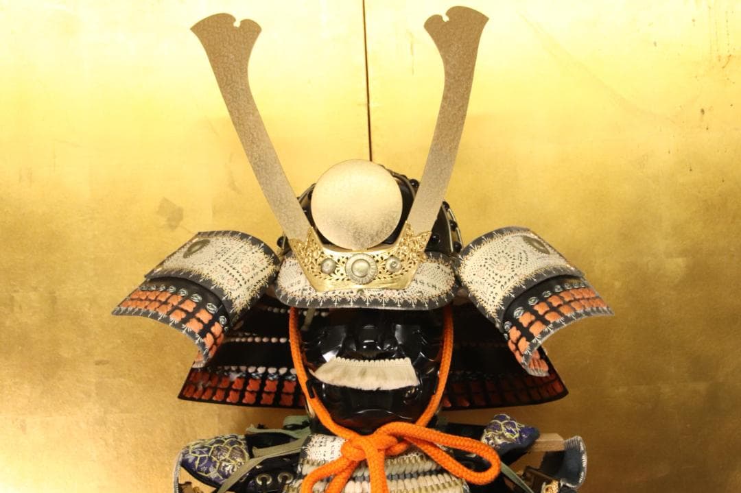 甲冑　具足　黒胴当世素掛 緋縅　鎧櫃付き　等身大　現代鎧　兜　武具　EE002