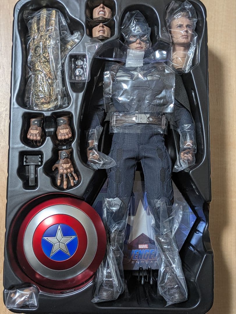 【未使用品】ホットトイズ　エンドゲーム　キャプテン・アメリカ（ステルススーツ版）